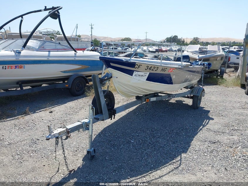 2001 VALCO FISHING ALUMINUM auction photo 2