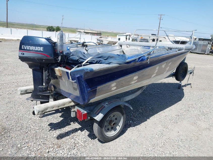 2001 VALCO FISHING ALUMINUM auction photo 4