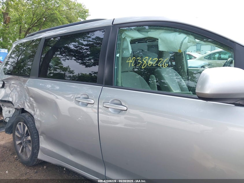 2019 TOYOTA SIENNA VIN: 5TDJZ3DC1KS223793