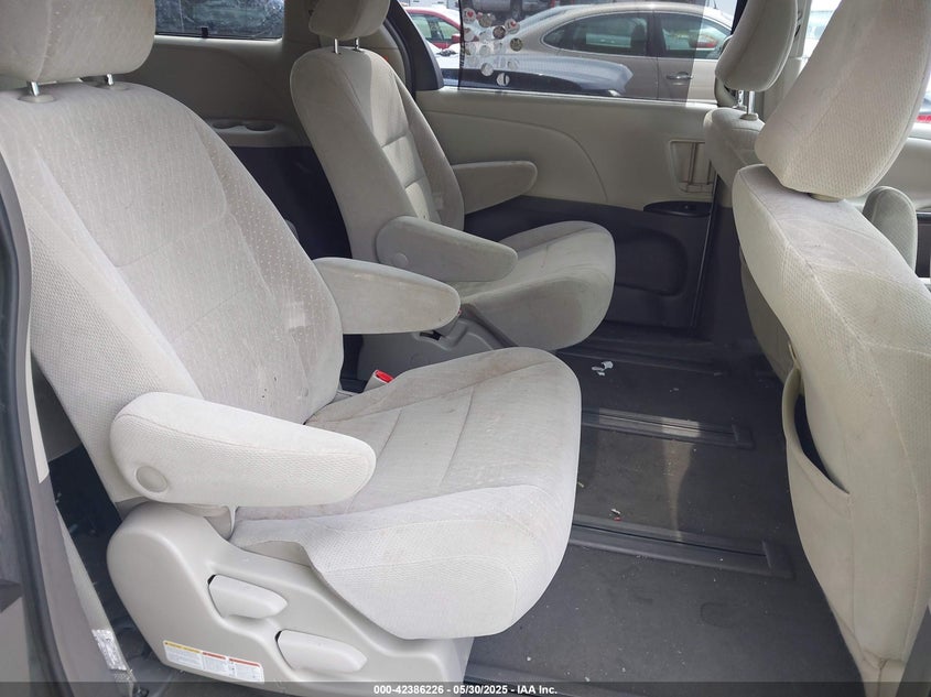 2019 TOYOTA SIENNA VIN: 5TDJZ3DC1KS223793
