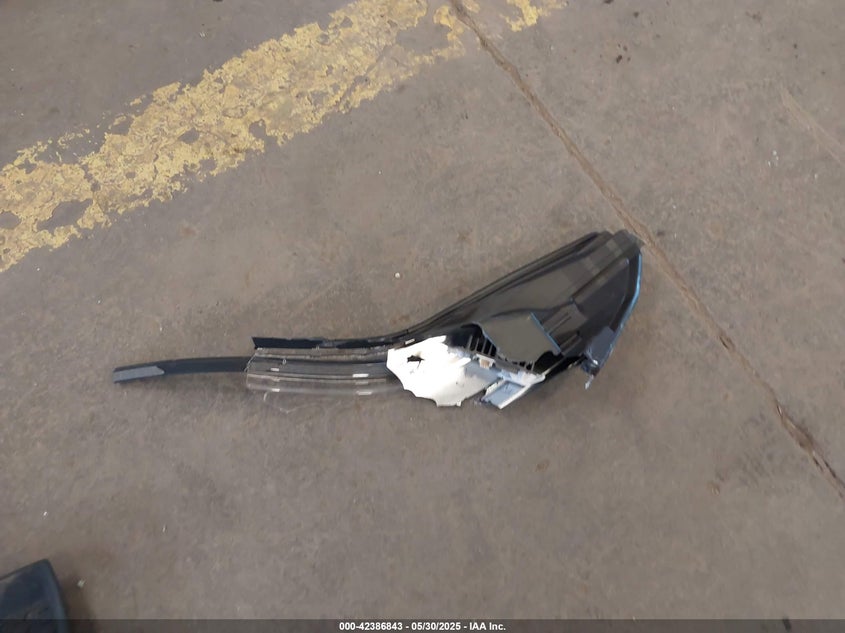 2021 SUBARU FORESTER LIMITED - JF2SKAUC8MH515348