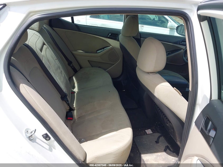 2011 KIA OPTIMA VIN: KNAGM4A74B5155613