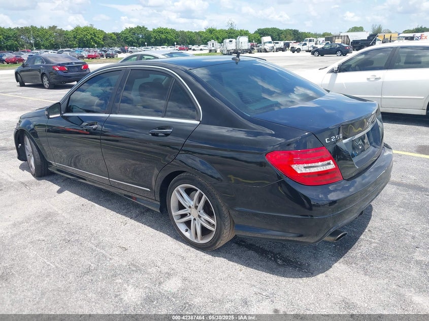 2014 MERCEDES-BENZ C 250 - WDDGF4HB7ER314537