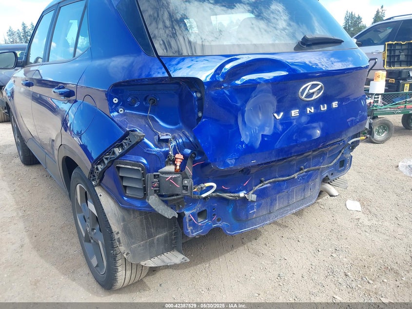 2023 HYUNDAI VENUE LIMITED - KMHRC8A34PU212064