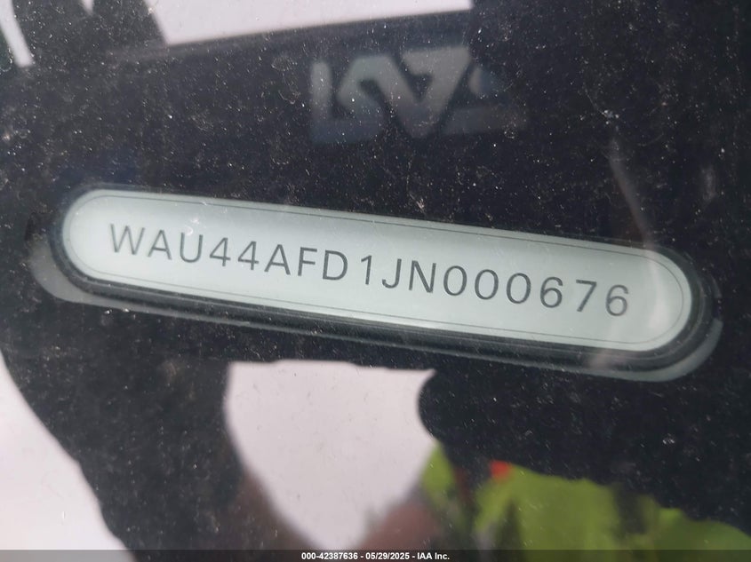 VIN WAU44AFD1JN000676 2018 AUDI A8 L 3.0T