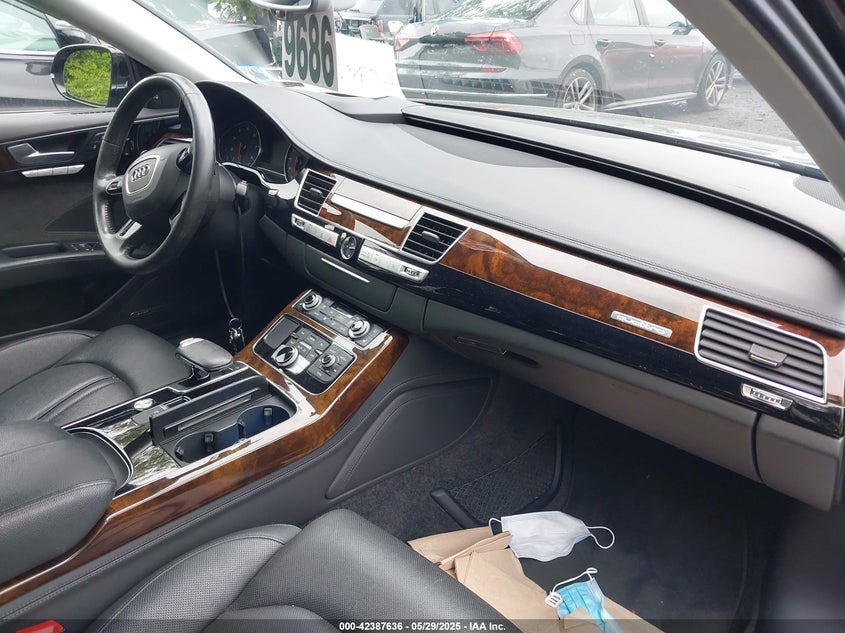 VIN WAU44AFD1JN000676 2018 AUDI A8 L 3.0T
