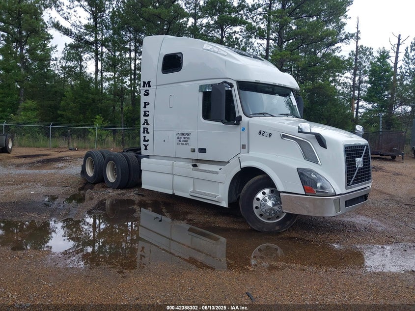 2012 VOLVO VN VNL