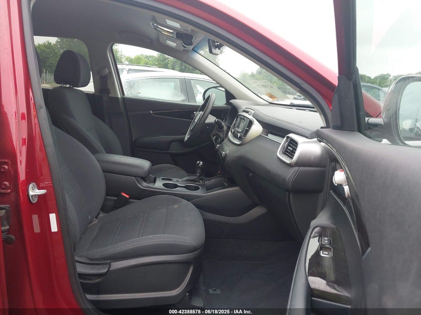 2016 KIA SORENTO VIN: 5XYPGDA54GG137961
