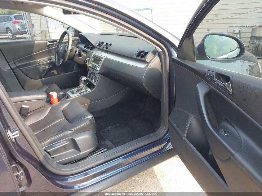 2008 VOLKSWAGEN PASSAT VIN: WVWAK73C68E089004