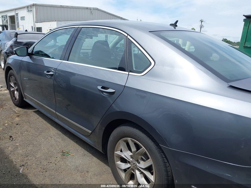 2017 VOLKSWAGEN PASSAT S - 1VWAT7A38HC077932