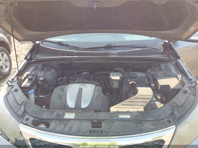 2011 KIA SORENTO VIN: 5XYKTDA25BG064118