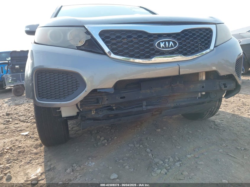 2011 KIA SORENTO VIN: 5XYKTDA25BG064118