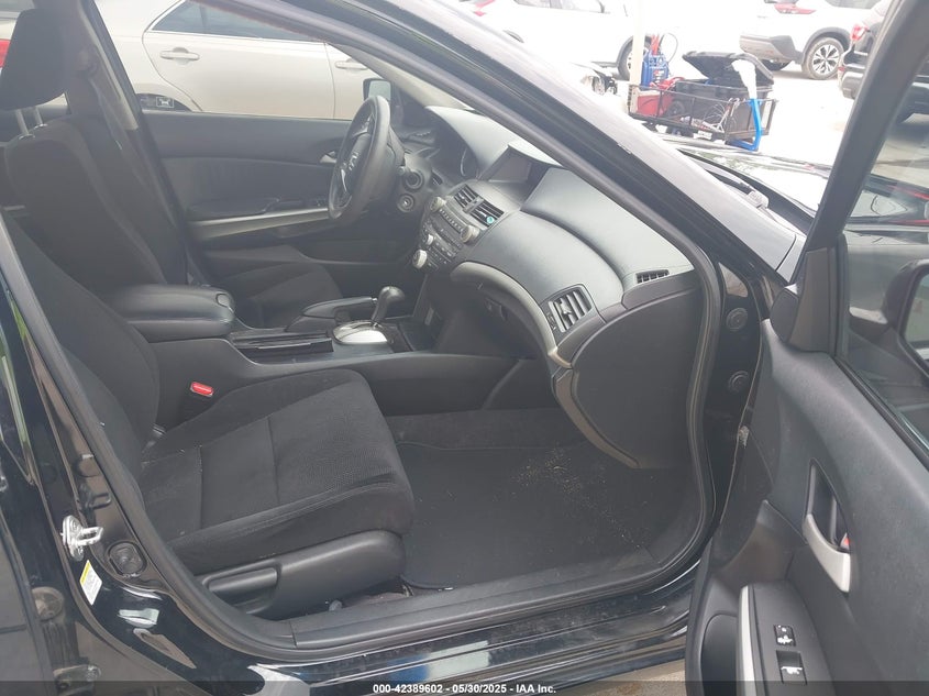 2009 HONDA ACCORD VIN: 1HGCP26739A055639