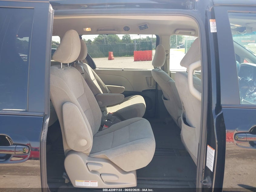 2015 Toyota Sienna Le 8 Passenger VIN: 5TDKK3DC2FS614899 Lot: 42391133