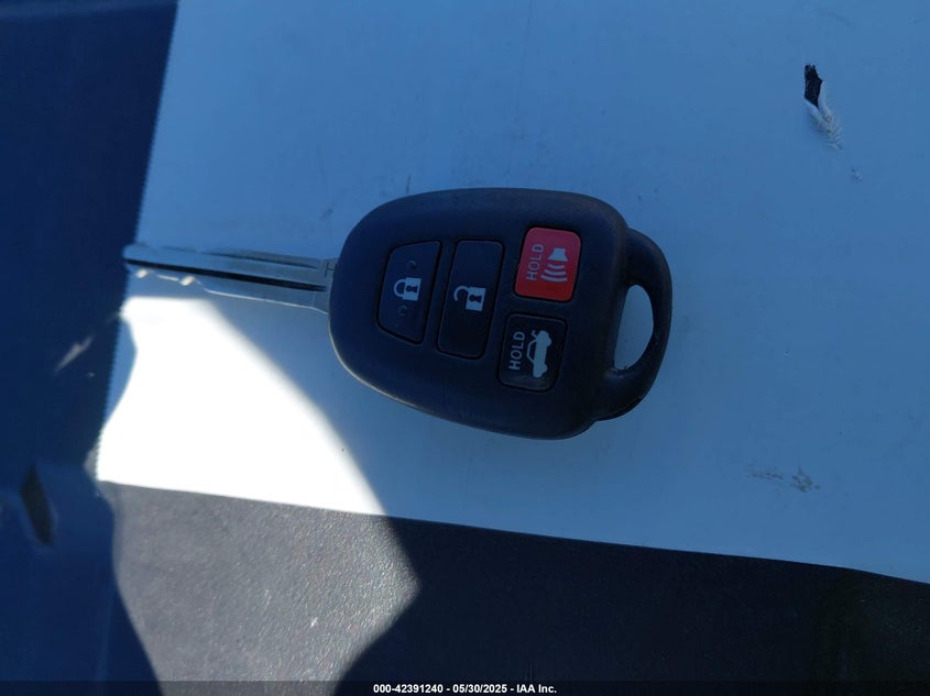 2017 TOYOTA COROLLA LE - 5YFBURHE3HP691530