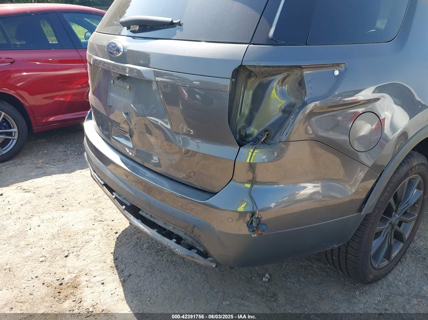 2017 FORD EXPLORER VIN: 1FM5K7D82HGA31550