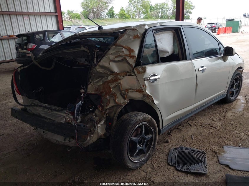 3N1BC11E28L450055 2008 NISSAN VERSA photo no. 4