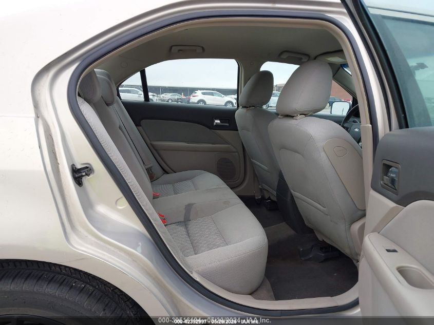 2010 Ford Fusion Se VIN: 3FAHP0HA8AR121085 Lot: 42392997