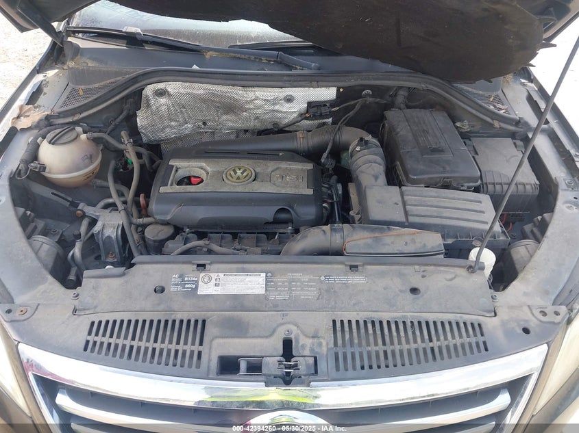 2010 VOLKSWAGEN TIGUAN VIN: WVGBV7AX5AW526908