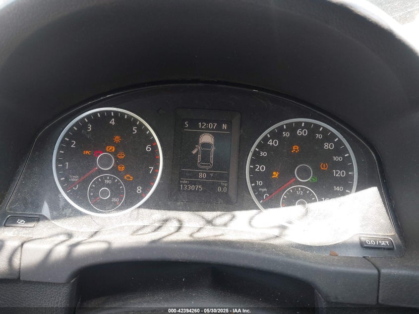 2010 VOLKSWAGEN TIGUAN VIN: WVGBV7AX5AW526908