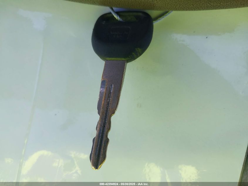 2000 Honda Civic Lx VIN: 1HGEJ6571YL067035 Lot: 42394924