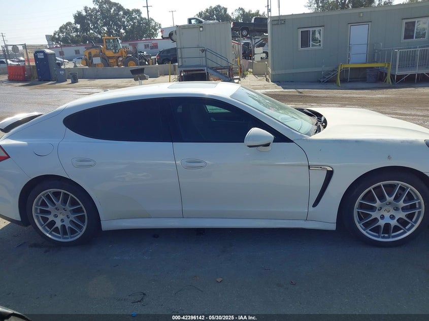 2011 PORSCHE PANAMERA VIN: WP0AA2A75BL010310