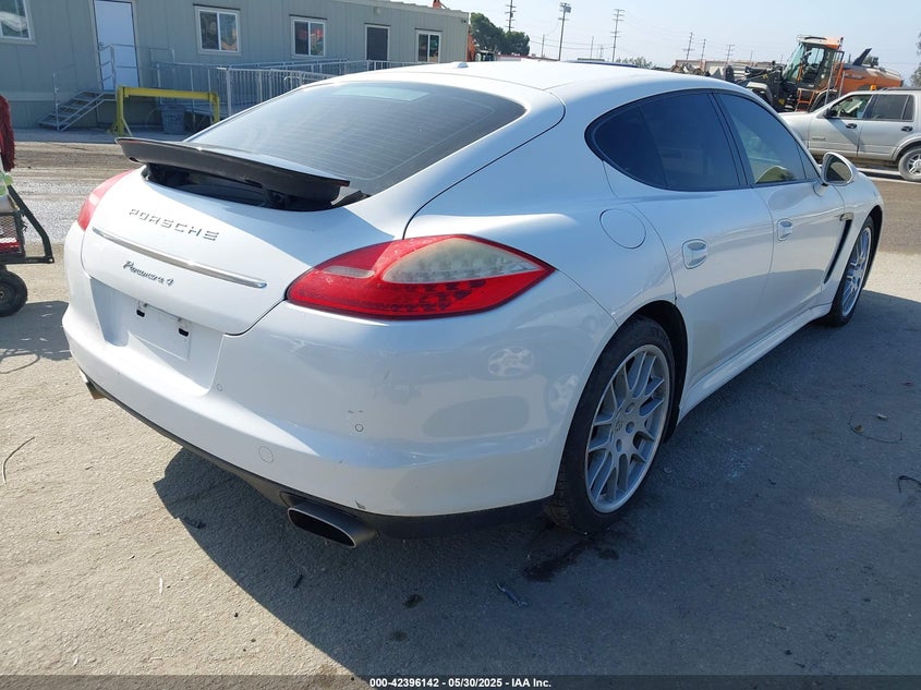 2011 PORSCHE PANAMERA VIN: WP0AA2A75BL010310