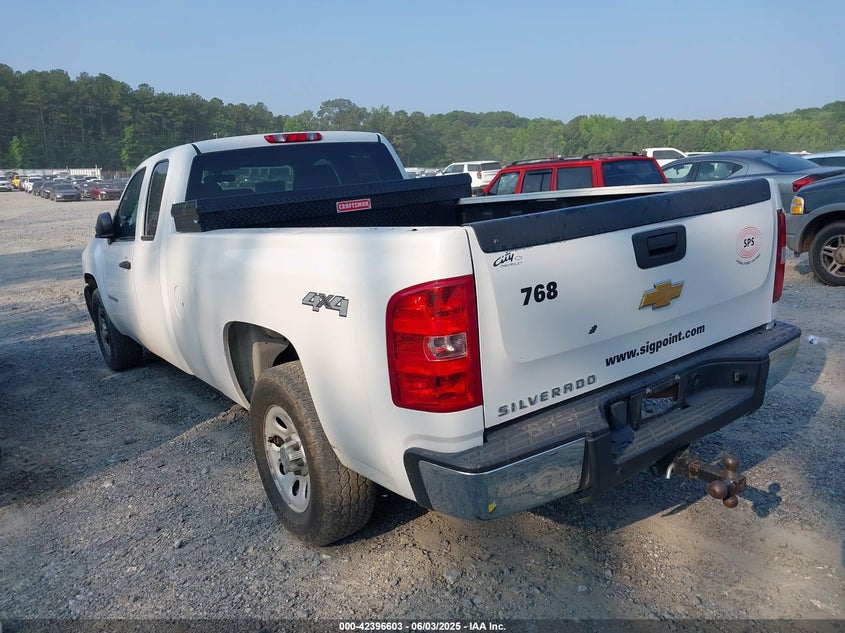 2013 CHEVROLET SILVERADO 1500 VIN: 1GCRKPE06DZ113133