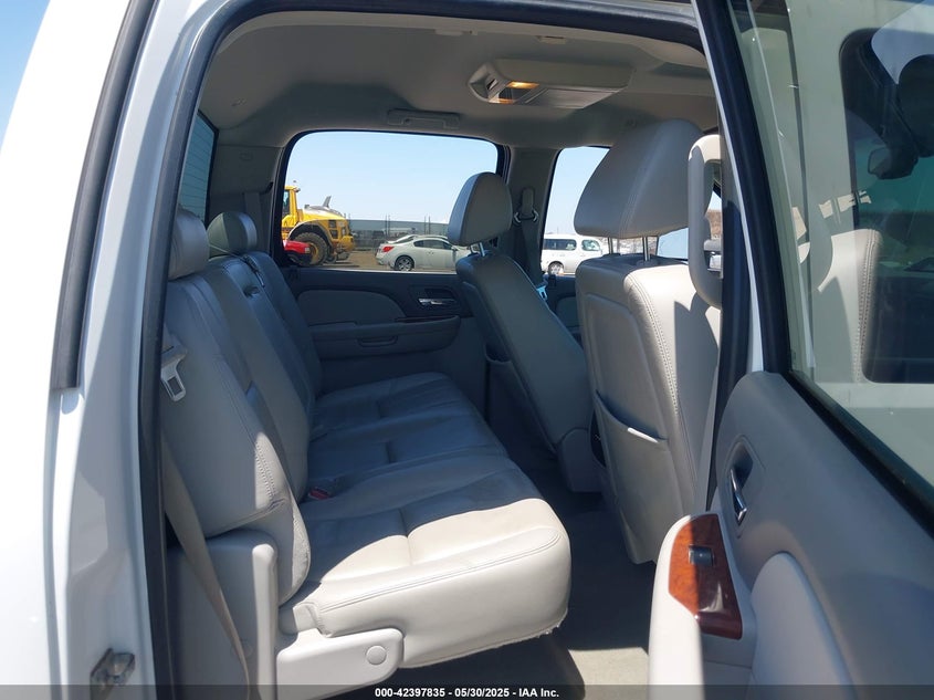 2008 CHEVROLET SILVERADO 2500HD VIN: 1GCHK23648F185560