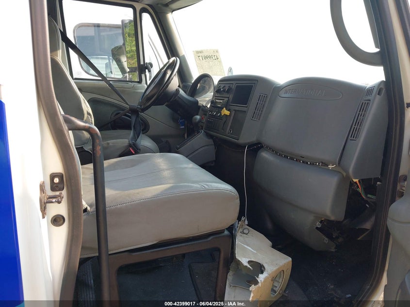 2005 International 4000 4300 VIN: 1HTMMAAL35H135585 Lot: 42399017