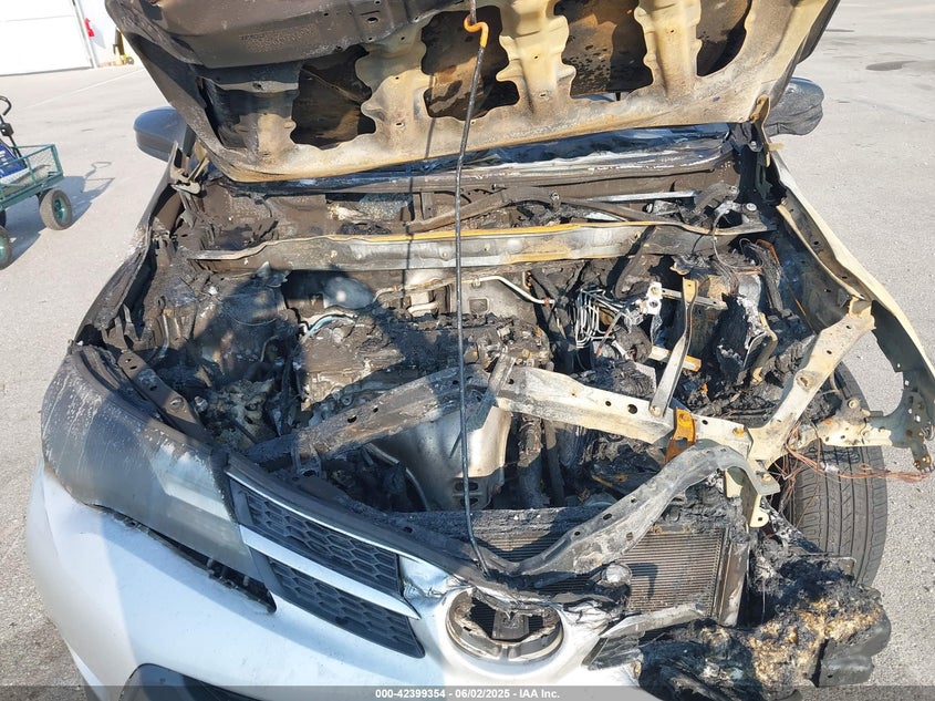 2015 TOYOTA RAV4 LE - JTMZFREV0FJ056800