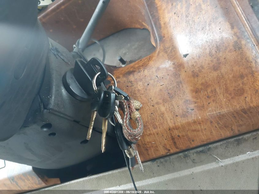 2009 Ford E-350 Cutaway VIN: 1FDWE35S99DA76843 Lot: 42401308