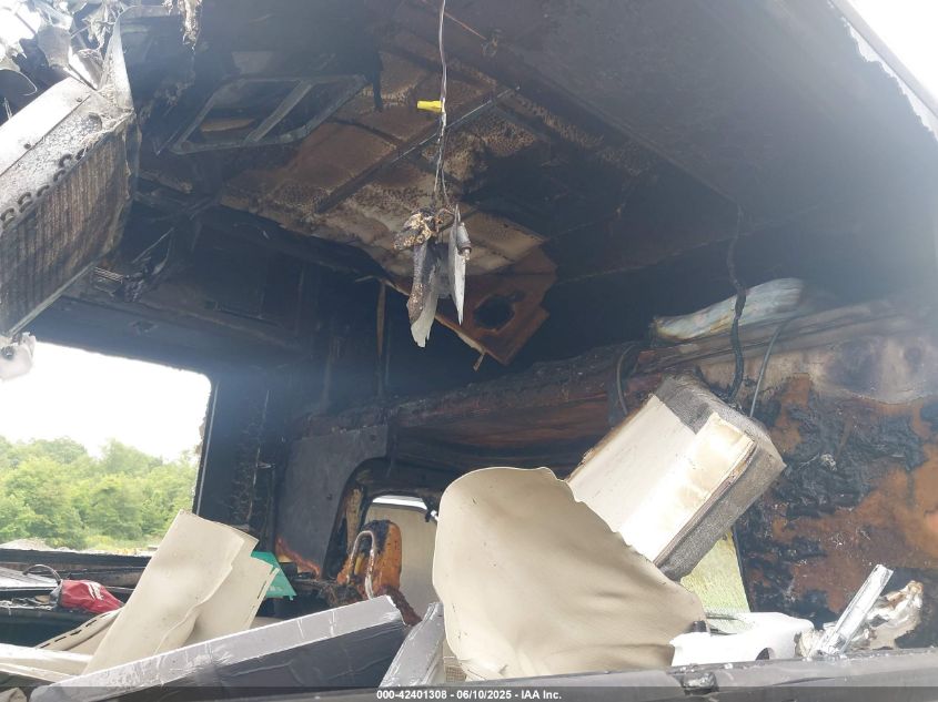 2009 Ford E-350 Cutaway VIN: 1FDWE35S99DA76843 Lot: 42401308