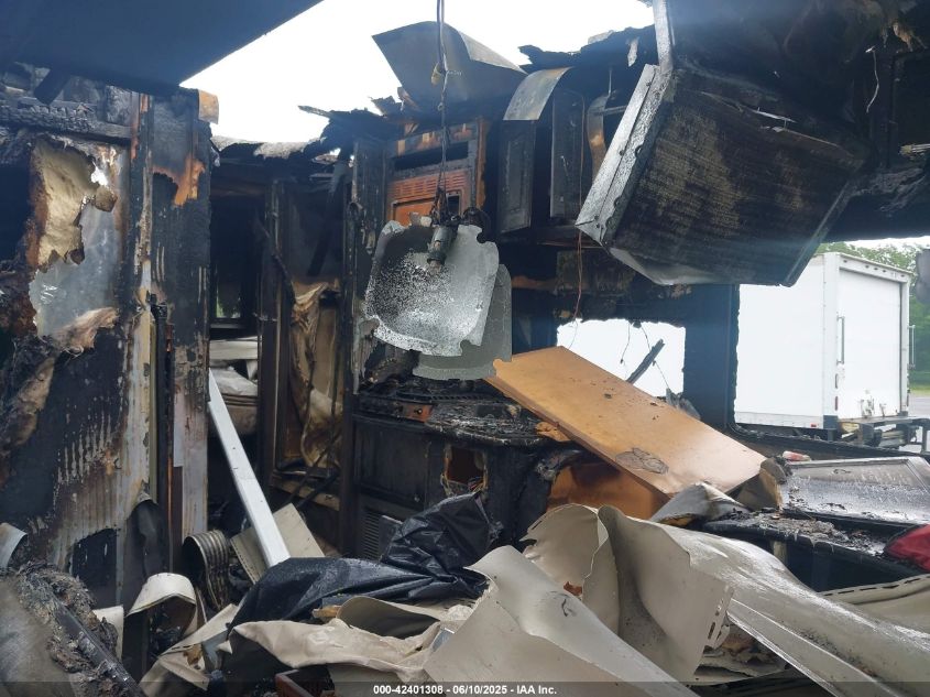 2009 Ford E-350 Cutaway VIN: 1FDWE35S99DA76843 Lot: 42401308