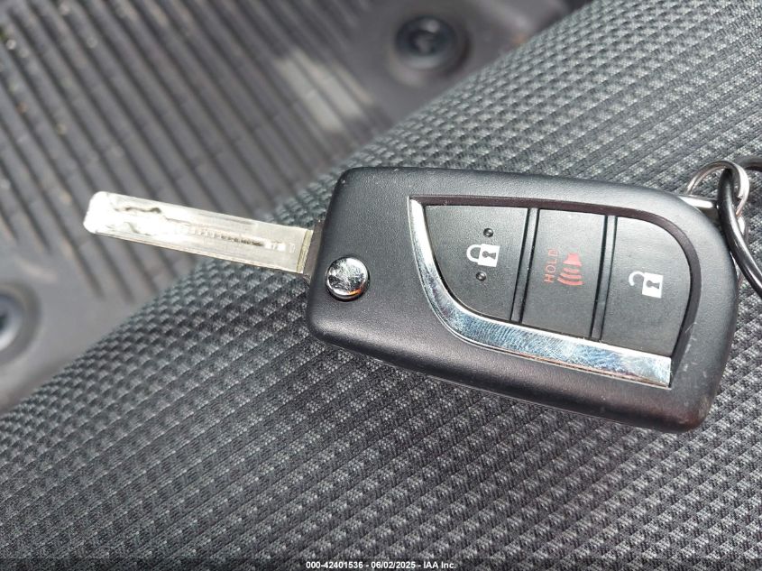 2025 Toyota RAV4 - 2T3F1RFV6SC492029