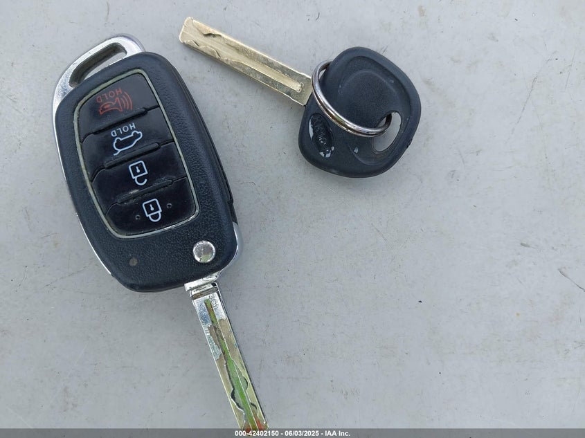 2016 HYUNDAI TUCSON SE - KM8J33A44GU025545