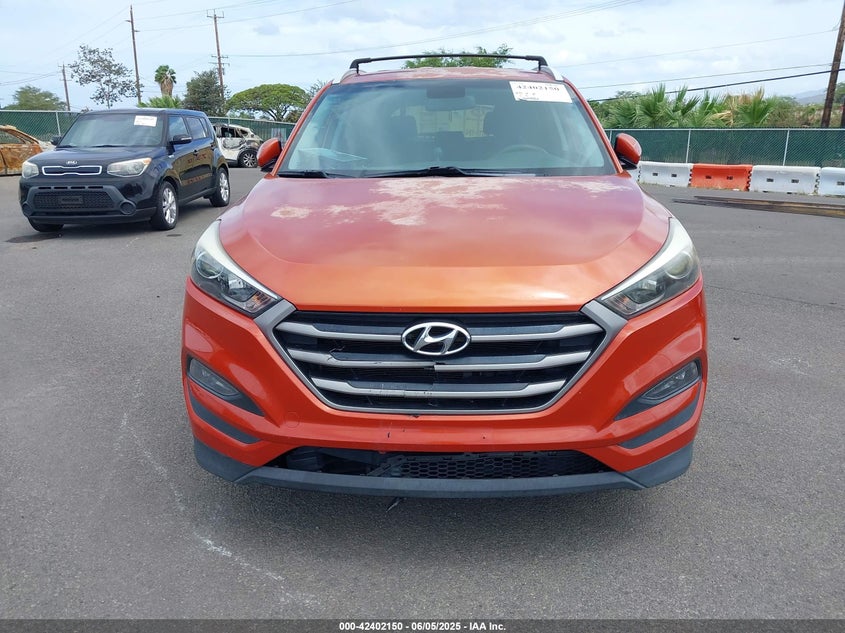 2016 HYUNDAI TUCSON SE - KM8J33A44GU025545