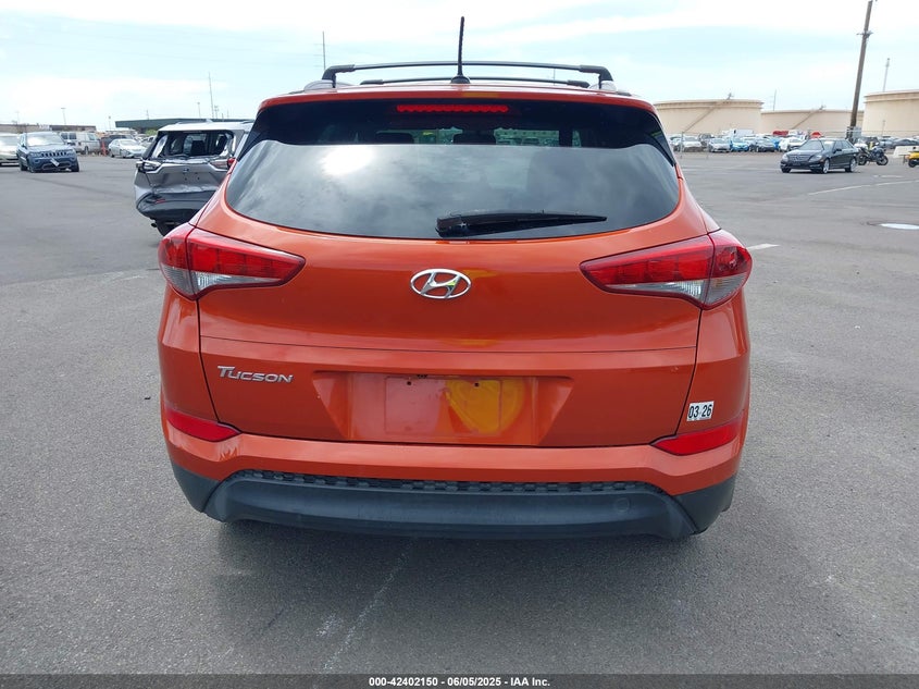 2016 HYUNDAI TUCSON SE - KM8J33A44GU025545