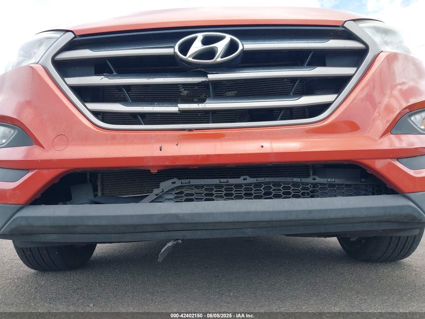 2016 HYUNDAI TUCSON SE - KM8J33A44GU025545