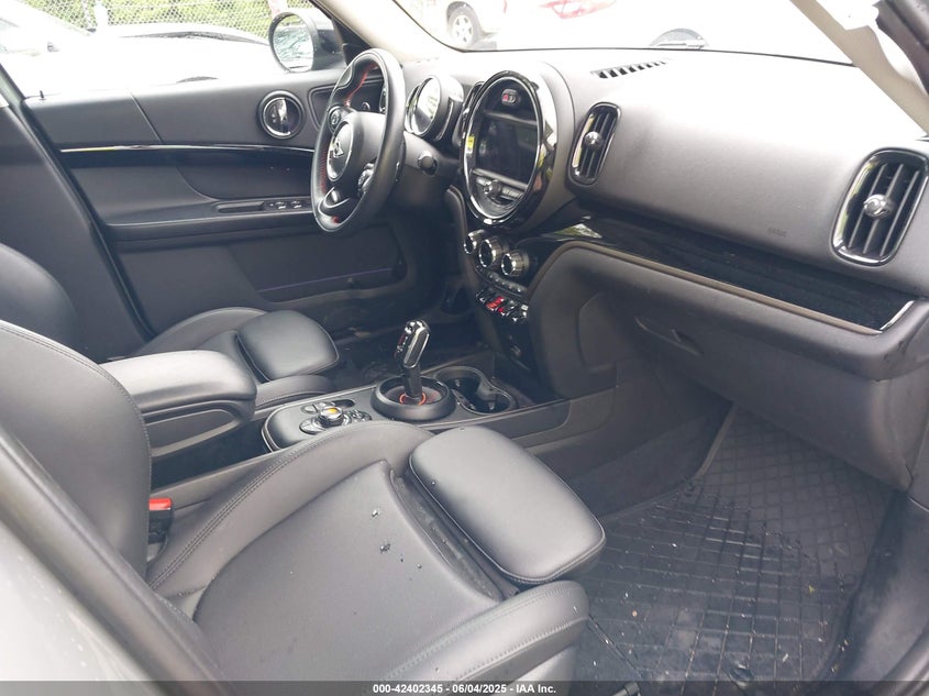 2020 MINI COOPER VIN: WMZYX1C08L3L66257