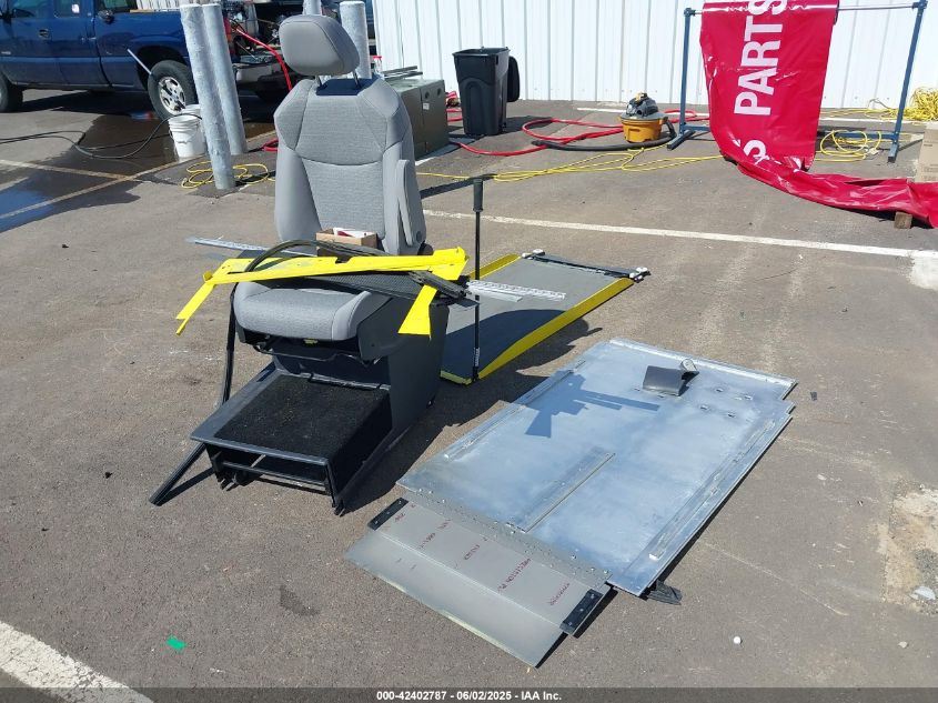 2023 Toyota Sienna - 5TDKSKFC7PS086866