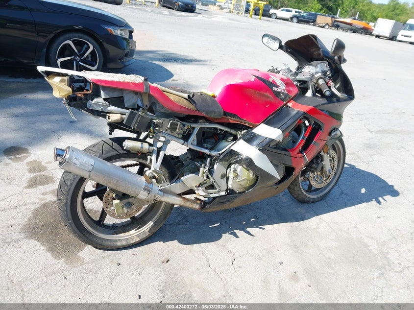 JH2PC2503WM703210 1998 HONDA CBR photo no. 4
