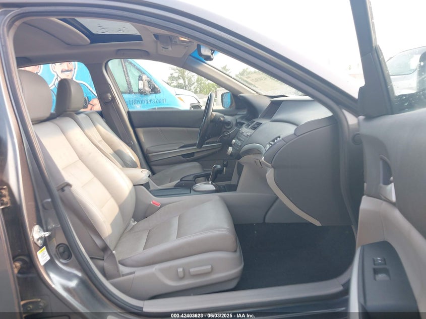 2010 HONDA ACCORD VIN: 1HGCP3F8XAA028599