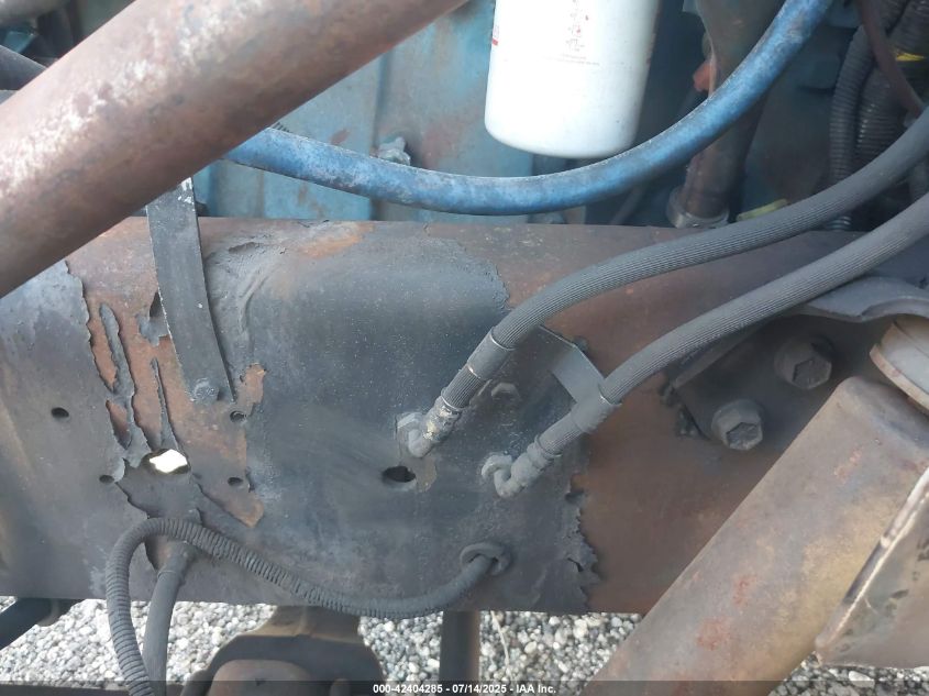 2001 International 4000 4700 VIN: 1HTSCAAM61H335874 Lot: 42404285