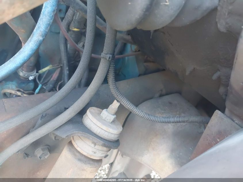 2001 International 4000 4700 VIN: 1HTSCAAM61H335874 Lot: 42404285