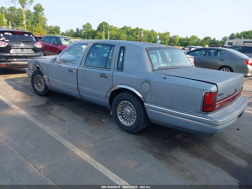 1LNLM81W8PY626163 1993 LINCOLN TOWN CAR photo no. 3