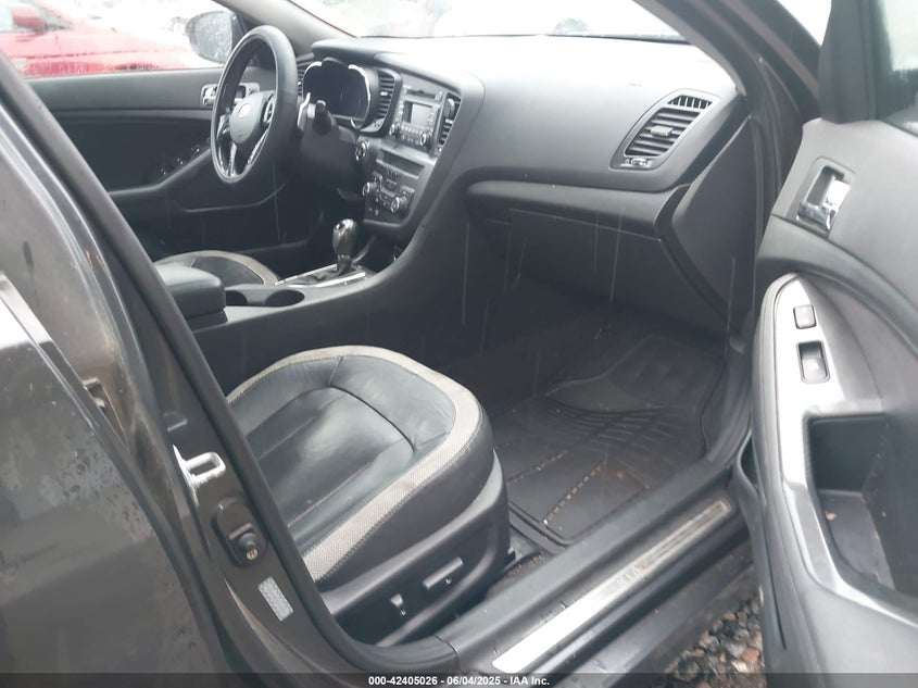 2011 KIA OPTIMA VIN: KNAGR4A63B5123700
