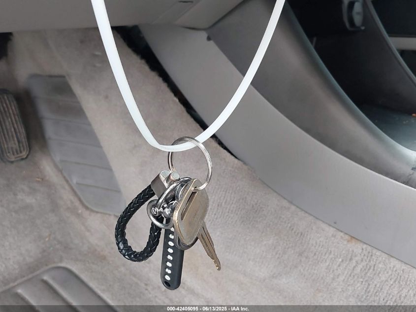 2003 Toyota Camry Le VIN: 4T1BE32K53U132125 Lot: 42906572