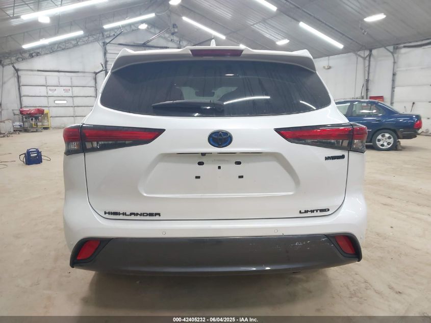 2022 Toyota Highlander - 5TDXBRCH3NS552613