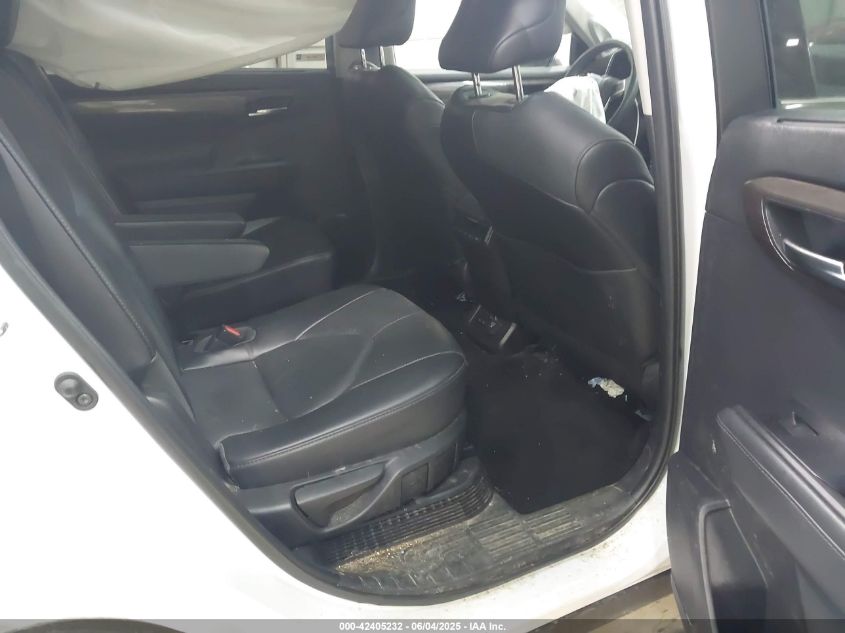 2022 Toyota Highlander - 5TDXBRCH3NS552613